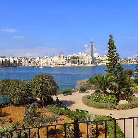 Urban Elegance 1br Gem In Gziras Hotspot