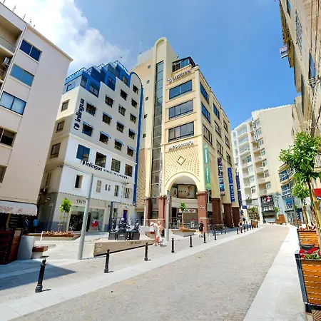 Urban Elegance 1br Gem In Gziras Hotspot