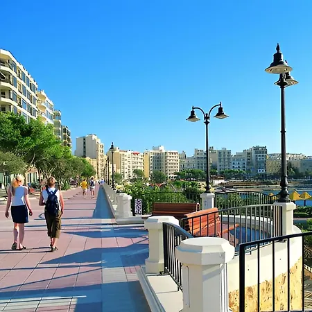 Urban Elegance 1br Gem In Gziras Hotspot *