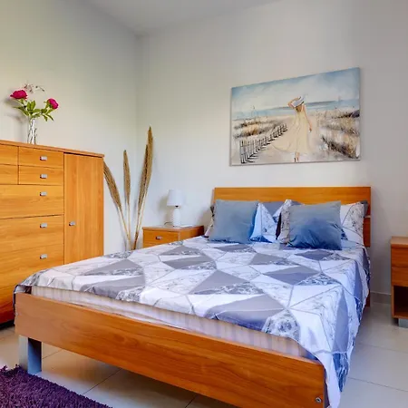 Urban Elegance 1br Gem In Gziras Hotspot Appartement