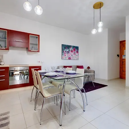 Urban Elegance 1br Gem In Gziras Hotspot *